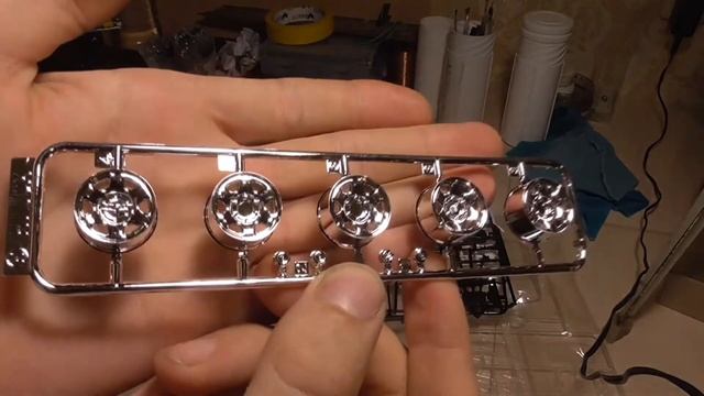 Обзор на Toyota Hilux Pick Up Double Cab от Aoshima масштаб 1/24. арт.05228 (стендовый моделизм) смотреть онлайн