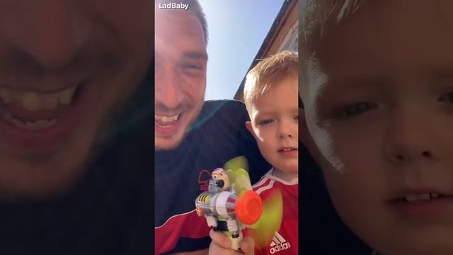 When Dad hacks the holiday washing ?? смотреть онлайн