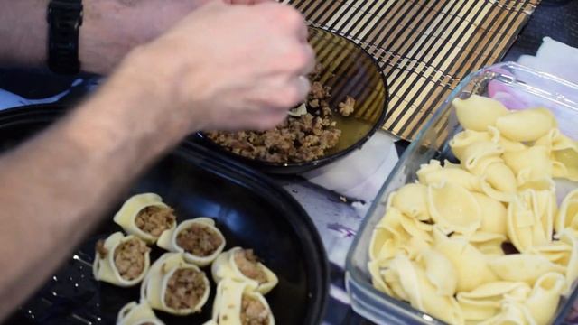 Конкильони. Фаршированные конкильони с сыром. Пальчики оближешь )) смотреть онлайн