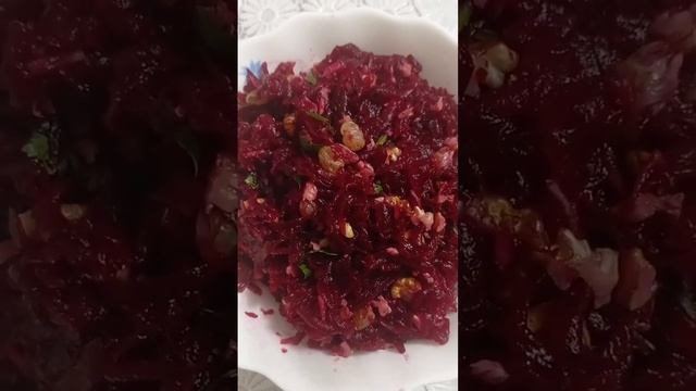 салат из свеклы, с орехом и изюмом. смотреть онлайн