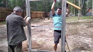 ставим столб для ворот#бурим#цементируем