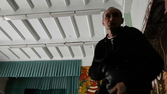 ДАЛИ ЗУБНУЮ ПАСТУ НА ГУМАНИТАРКУ. ПОЕЛ БОРЩА. ДАВКА В ТРОЛЛЕЙБУСЕ смотреть онлайн