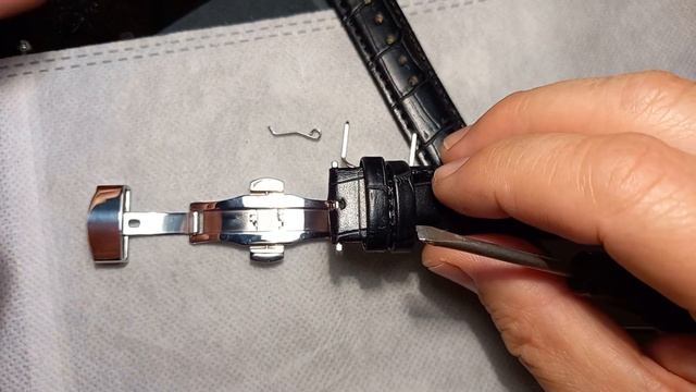 КАК УСТАНОВИТЬ КЛИПСУ НА ЧАСОВОЙ РЕМЕШОК смотреть онлайн