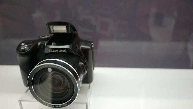Samsung WB2100 Camera Hands On at the CES 2013 смотреть онлайн