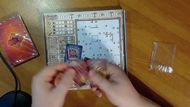 Распаковка дополнения Бумажные подземелья Особые поручения от LAVKA GAMES смотреть онлайн