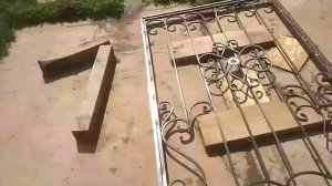 Кованая калитка  своими руками, с размерами , закладные в кирпичных столбах.