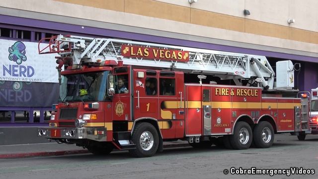 CROWN VICTORIA COP CAR! - Fire Trucks, Police Cars and Ambulances responding смотреть онлайн