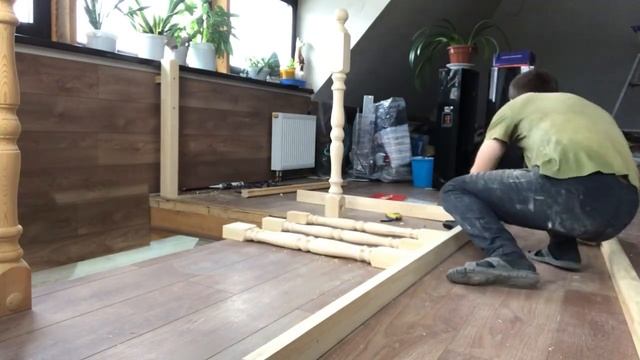 Ограждение проема под лестницу на втором этаже.