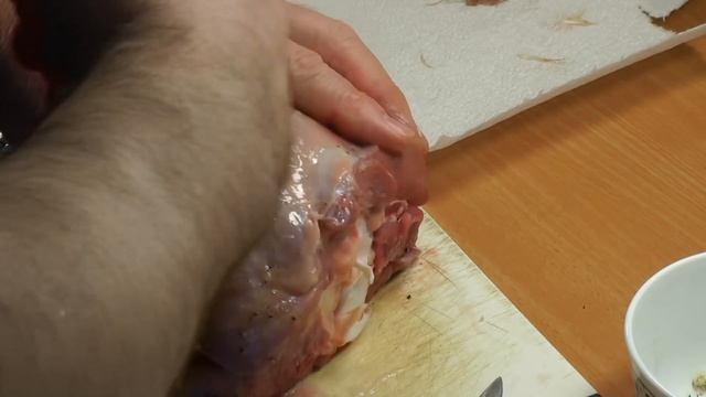 Голень индейки запечённая в фольге в духовке..Просто, очень вкусно! смотреть онлайн
