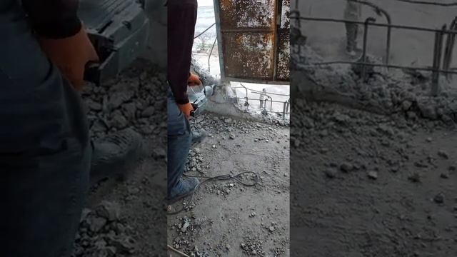 С отбойным молотком проём для двери смотреть онлайн
