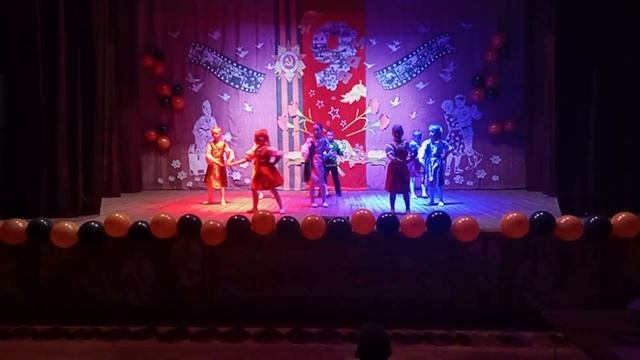Танцевальная группа "Сюрприз" танец "Я огонь,ты вода" Ивановский ДК смотреть онлайн