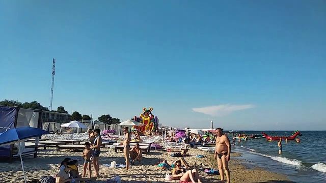 Одесса Пляж Отрада море прекрасное , но много водорослей смотреть онлайн