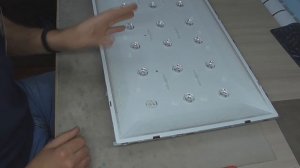 Как и чем клеить линзы светодиодной подсветки ЖК панелей