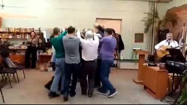 Танцевальное поклонение «А гутэн Шабэс» 12.11.2022г. смотреть онлайн