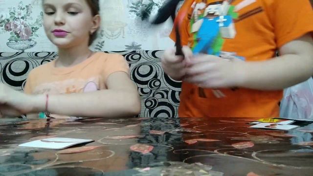Мы играем в шлёп усы смотреть онлайн
