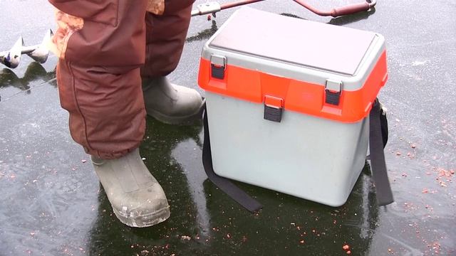 Инспекторы ГИМС предупреждают об опасности тонкого льда. Саратов смотреть онлайн