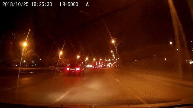 Ребенок садится на шею родителю смотреть онлайн