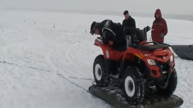 Выдержит квадроцикл? | Проводим испытание матраса на прочность зимой (Часть 2) смотреть онлайн