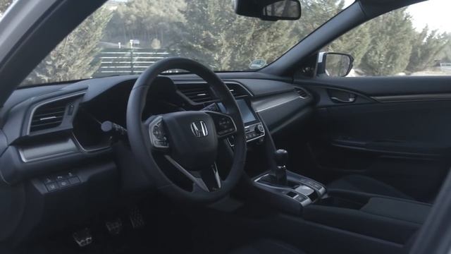 Honda Civic (2017) : 1er essai en vidéo смотреть онлайн