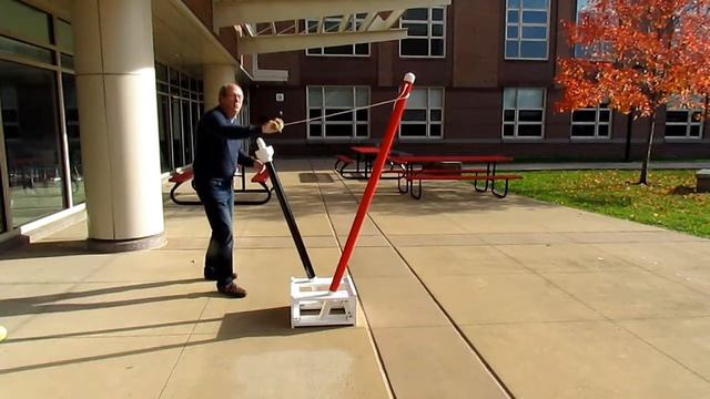 6' Orbiting Ball Toss Game - Seven Swings Demonstration смотреть онлайн