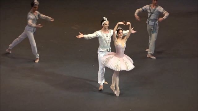 Элеонора Севенард, Артемий Беляков в балете "Баядерка" 18.02.2023 смотреть онлайн