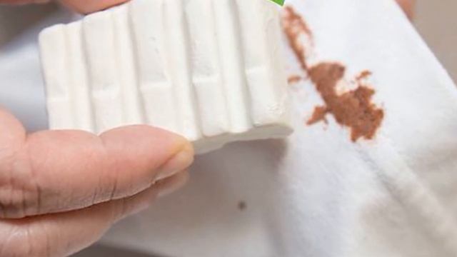 Как отстирать шоколад