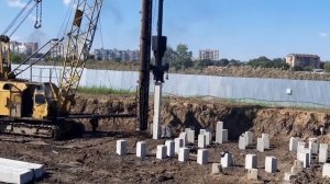 Как забиваются сваи.