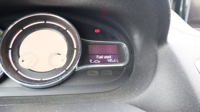 How To Check The Engine Oil Level |Renault Megane 3 (2009-2016) | CarFreakChannel смотреть онлайн