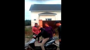 АЛКАШИ ДЕРУТСЯ!БОМЖИ ДЕРУТСЯ ! ШОК СМОТРЕТЬ ДО КОНЦА! БИТВА ТИТАНОВ! 1 на 1 раз на раз