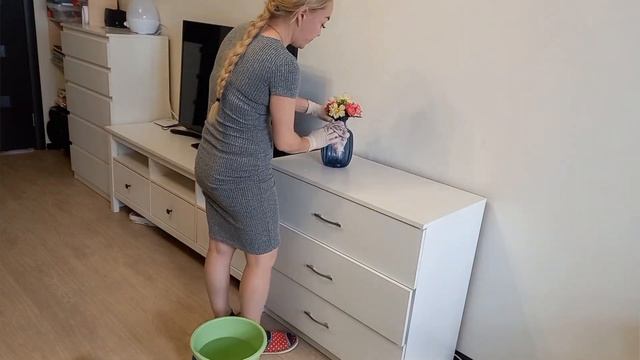 Крашу стены на кухне/Уборка в зале/новый ковёр смотреть онлайн