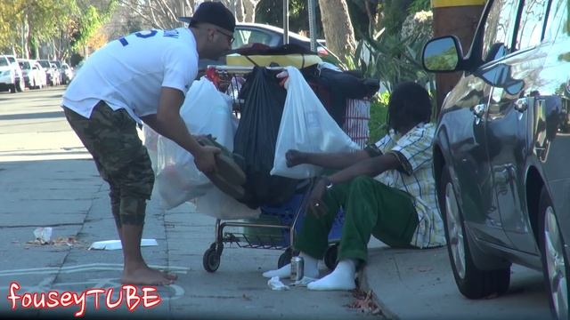 GIVING JORDANS TO THE HOMELESS! смотреть онлайн