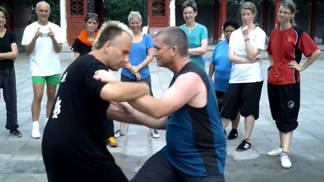 Chen taijiquan push hands training with Jan Silberstorff смотреть онлайн
