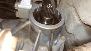 Как поменять сальник полуоси Suzuki SX4