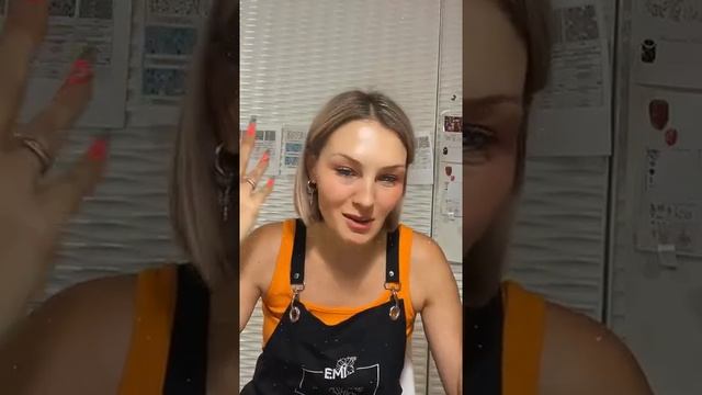 Дизайн ногтей в модных цветах осени. Тренды, что будем носить осенью 22/23 смотреть онлайн