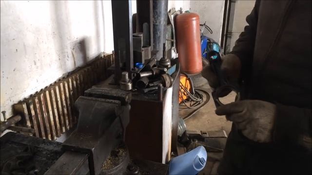 Вставляем пальцы в поршень горячим методом смотреть онлайн