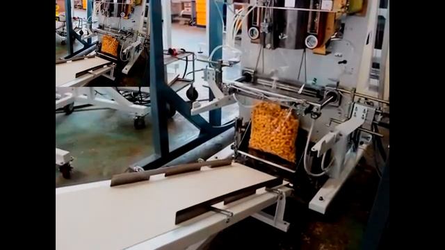 УПАКОВКА КУКУРУЗНЫХ ПАЛОЧЕК 500 гр.ФАСОВОЧНЫЙ АВТОМАТ смотреть онлайн