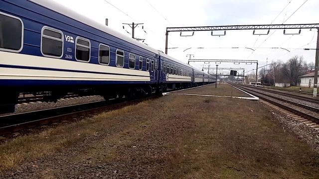 ЧС4-174 отправляется с ночным скорым #70/69 Львов - Мариуполь смотреть онлайн