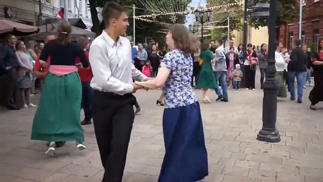 Зажигательный танец - Шапелуаз смотреть онлайн