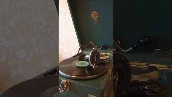 Клавдия Шульженко. Партизаны.