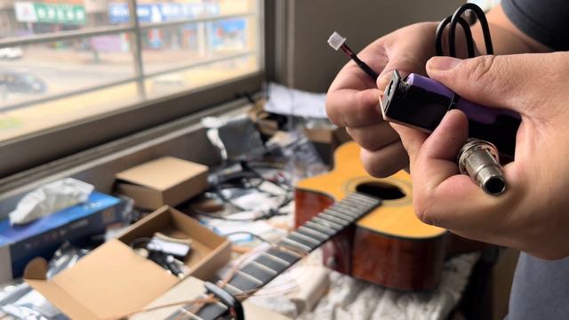 工厂发来2个吉他用的蓝牙加震拾音器安装好试下效果很划算 смотреть онлайн