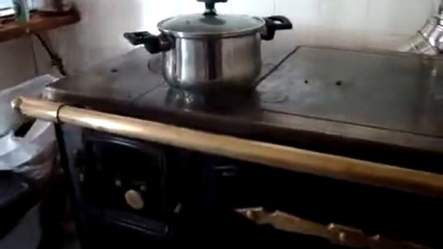 Cocina económica antigua en marcha Hergóm смотреть онлайн