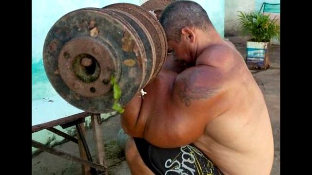 Самый большой бицепс. Моряк Попай в реальном мире / The Real-Life Popeye смотреть онлайн