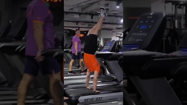 КОГДА ПРИШЕЛ В НОВЫЙ ФИТНЕС-КЛУБ смотреть онлайн