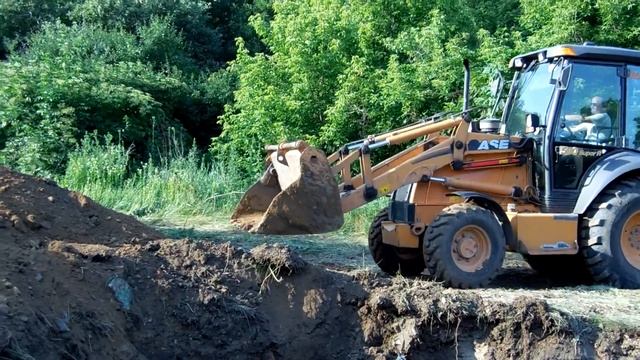 Экскаватор погрузчик. Case 580 SR смотреть онлайн
