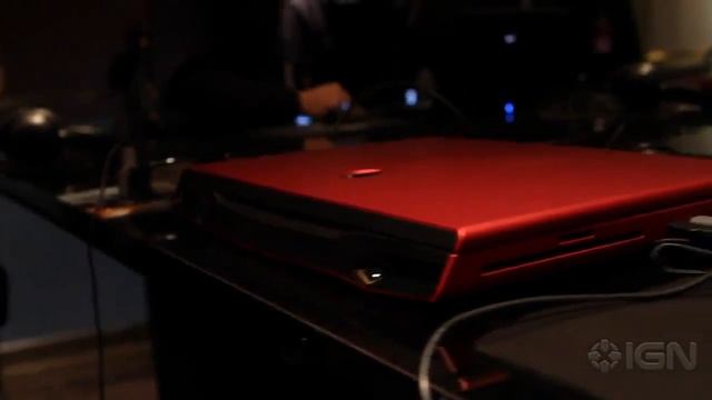 CES 2011 (Top 25) Alienware 3D Enabled M17x Laptop смотреть онлайн