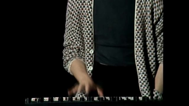 YAZOO - DON'T GO - TOP OF THE POPS 1982 смотреть онлайн