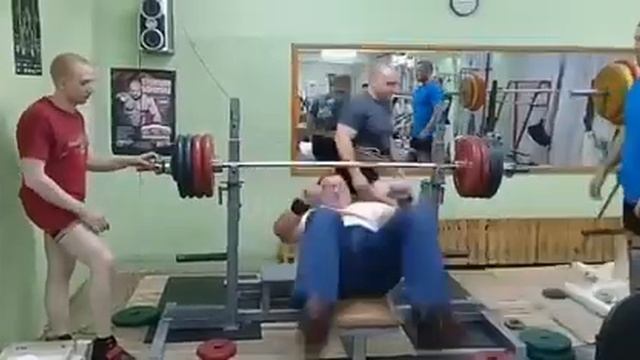 Низовкин Иван (МС по жиму лёжа НАП) жим 205, 210, 180-6 смотреть онлайн
