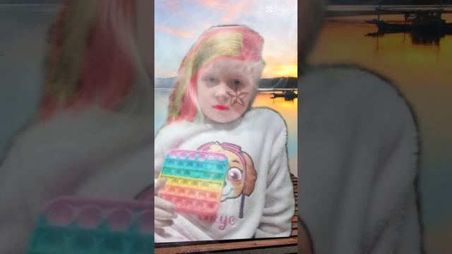 у меня есть своя племянница.  у Отличника Дани есть племянница