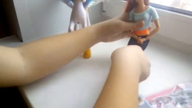 Распоковка и обзор на куклу Барби безграничные движения смотреть онлайн