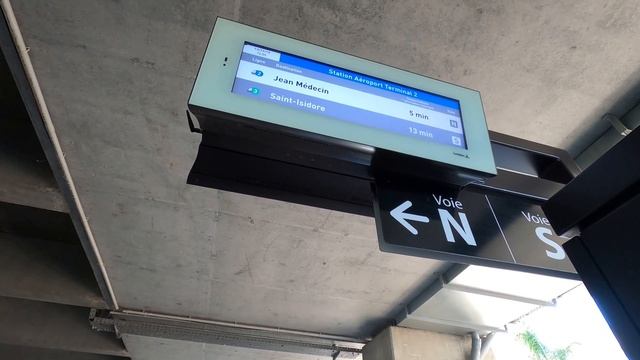 How to get to Central Nice from Nice, France airport using the Nice Tramway смотреть онлайн